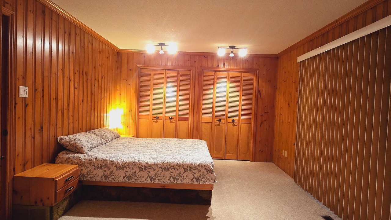 Photo of Bedroom in Grand Bend