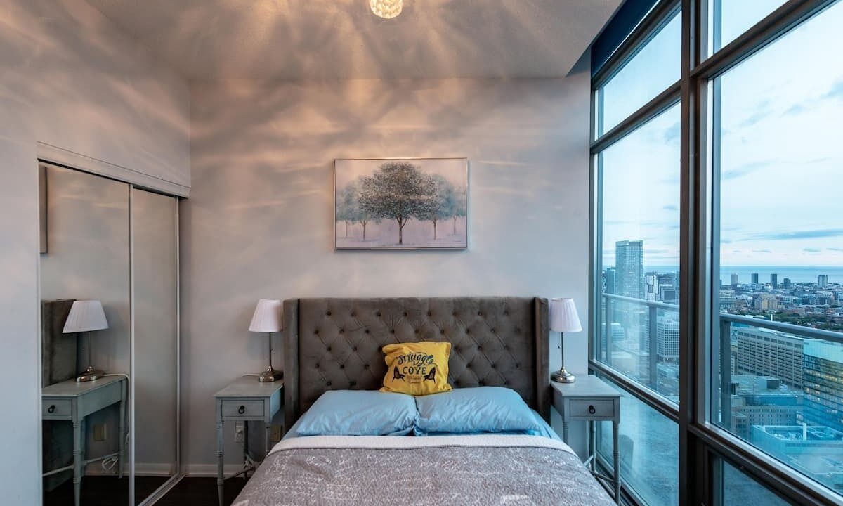 Photo of Bedroom in Bay Street Corridor