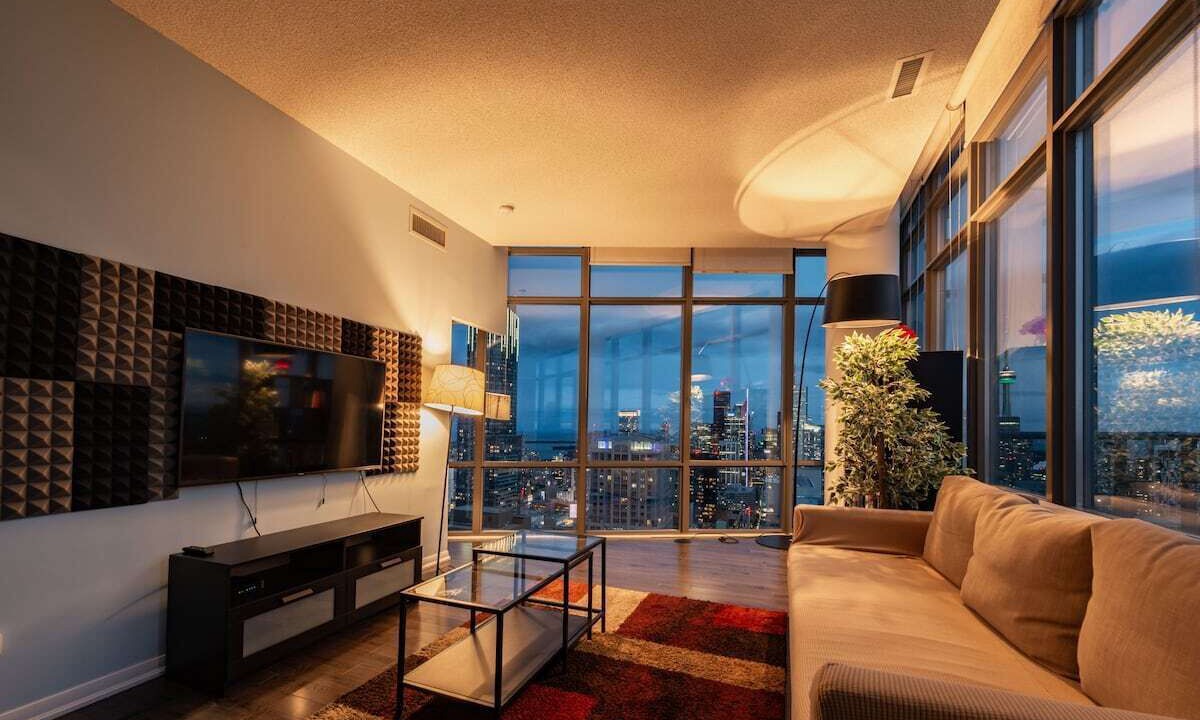 Photo of Livingroom in Bay Street Corridor
