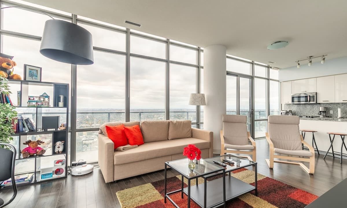 Photo of Livingroom in Bay Street Corridor