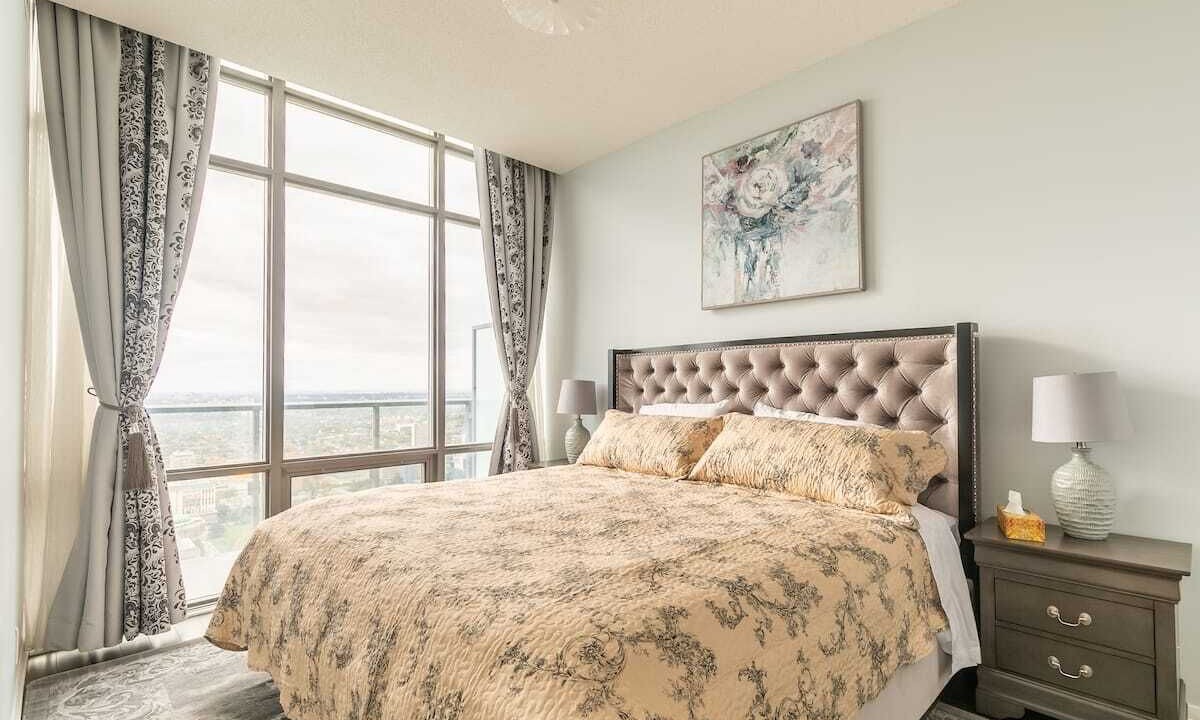 Photo of Bedroom in Bay Street Corridor