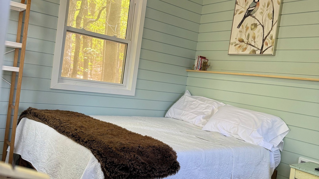 Photo of Bedroom in Greater Napanee
