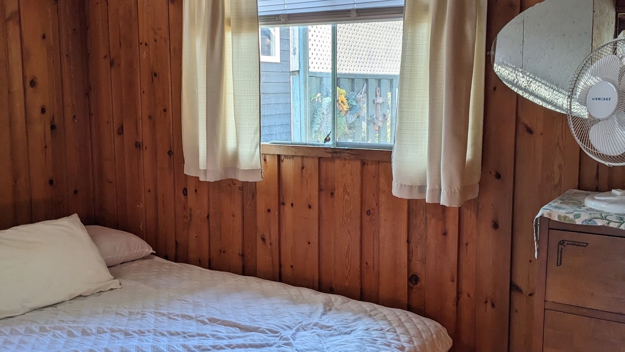 Photo of Bedroom in Sauble Beach