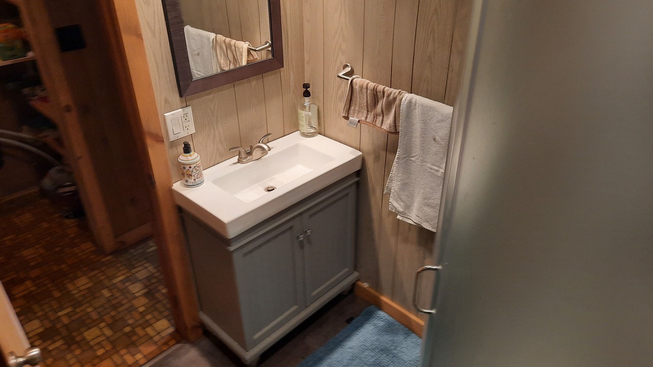 Photo of Bathroom in Unorganized Centre Parry Sound