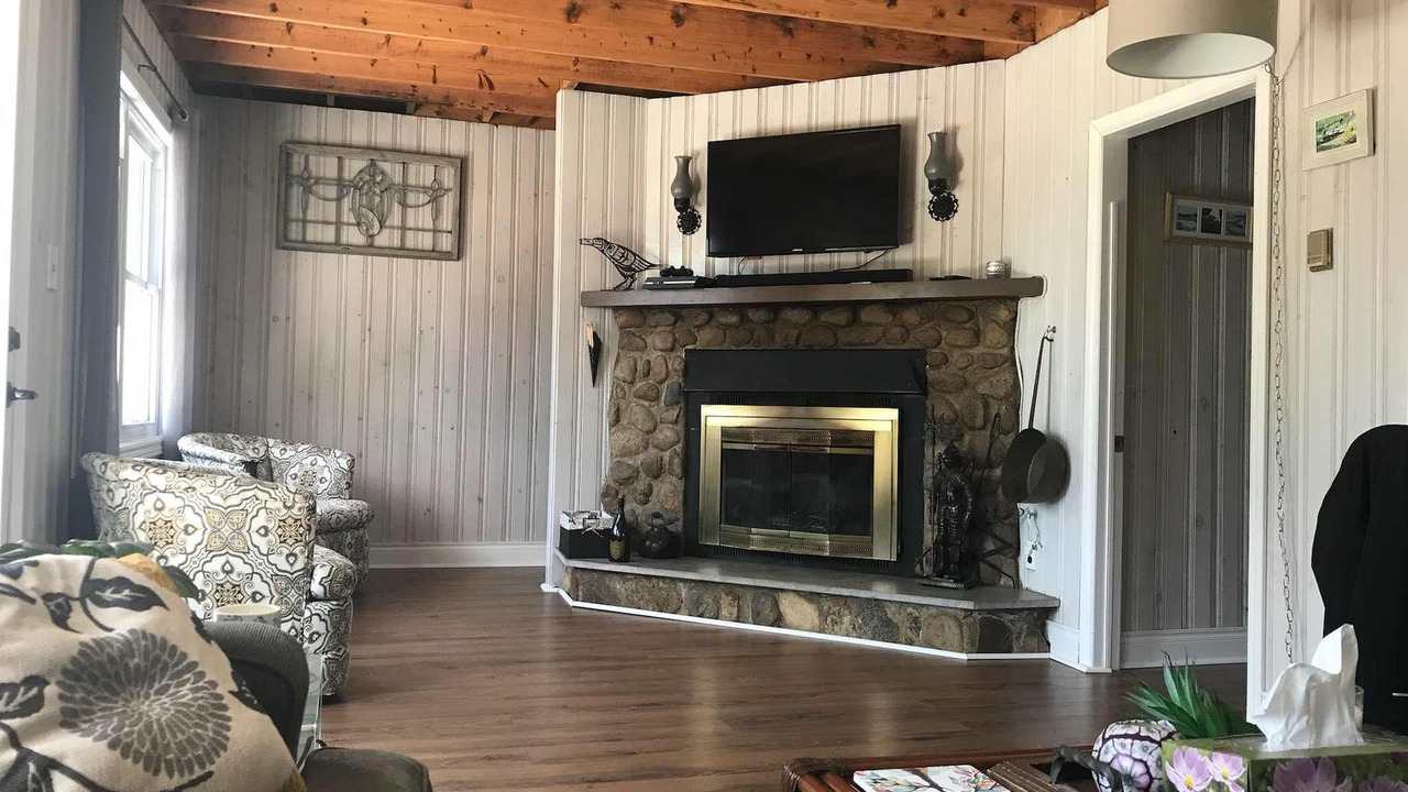 Photo of Livingroom in Northern Bruce Peninsula