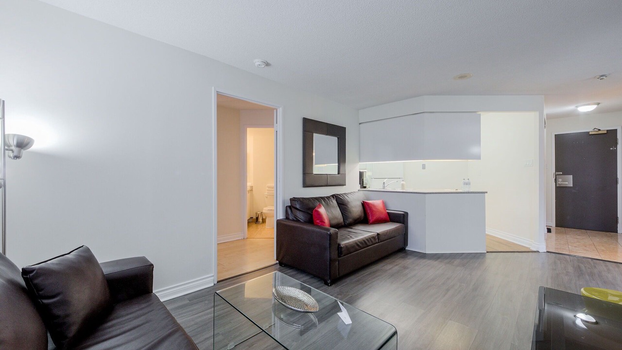Photo of Livingroom in Bay Street Corridor