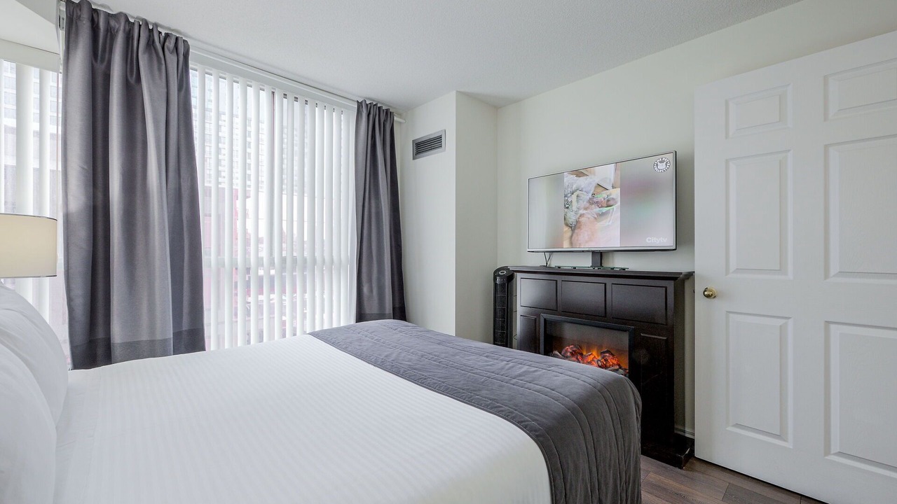 Photo of Bedroom in Bay Street Corridor