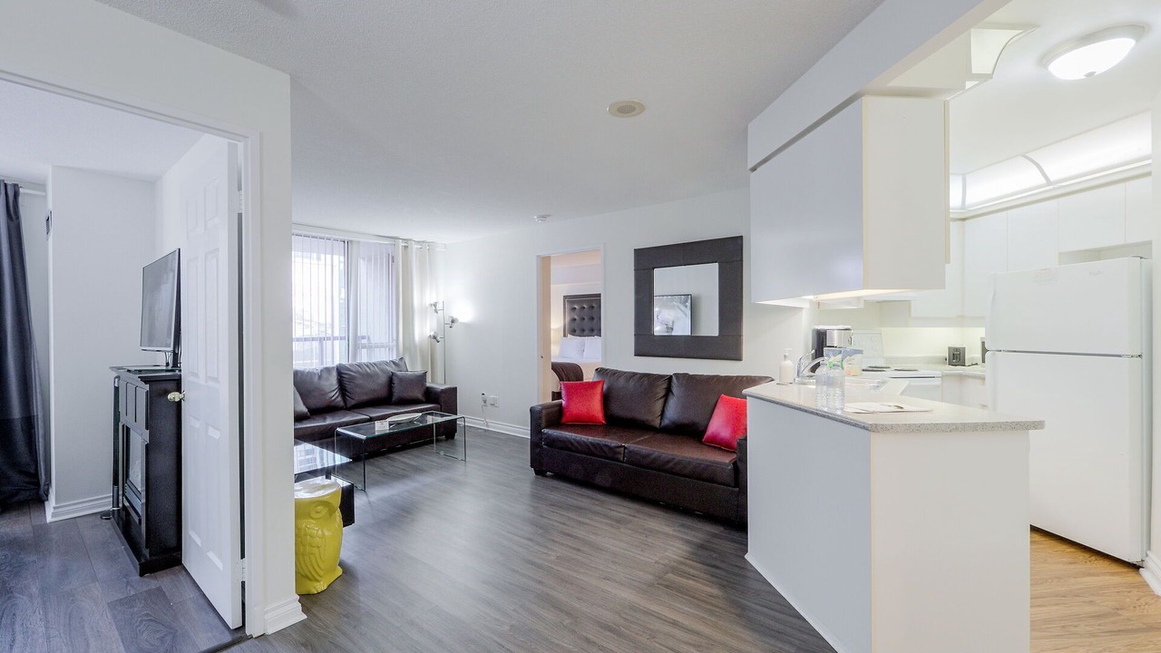 Photo of Livingroom in Bay Street Corridor