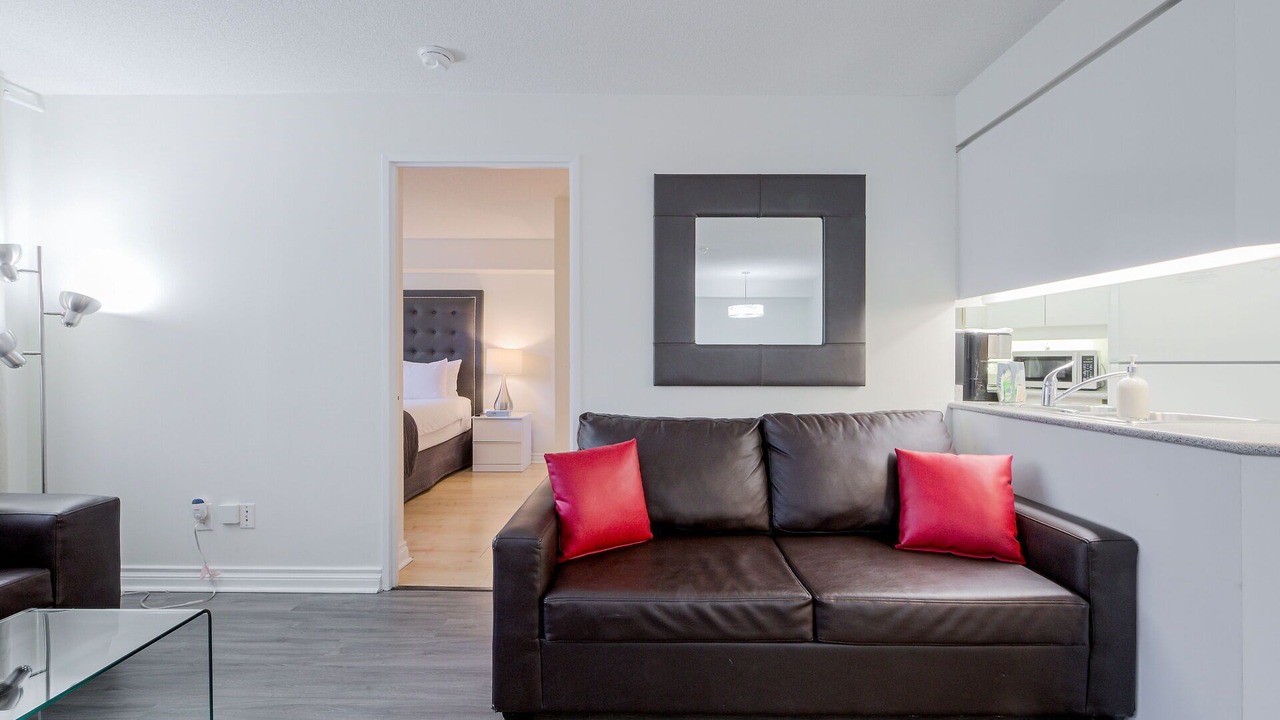 Photo of Livingroom in Bay Street Corridor
