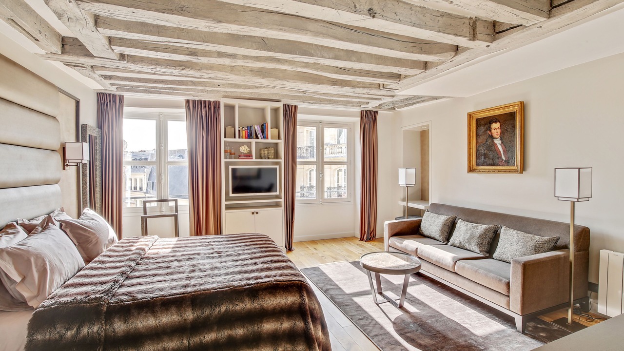 Photo of Bedroom in 2nd Arrondissement