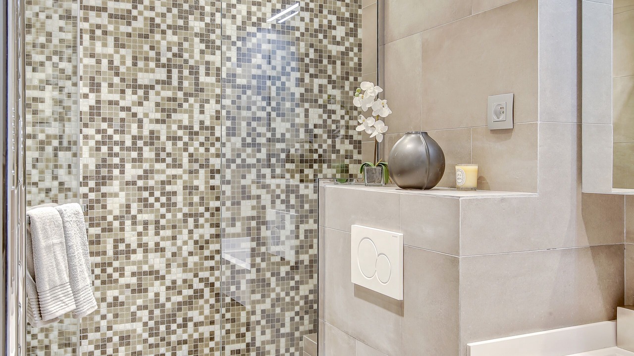 Photo of Bathroom in 2nd Arrondissement
