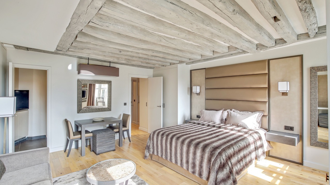 Photo of Bedroom in 2nd Arrondissement