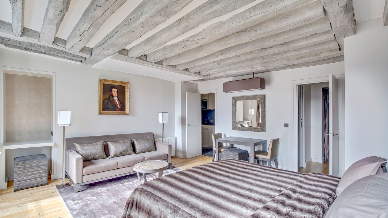 Photo of Bedroom in 2nd Arrondissement