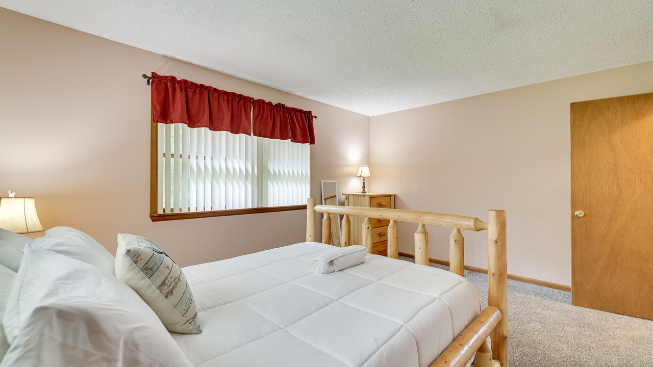 Photo of Bedroom in Greentown