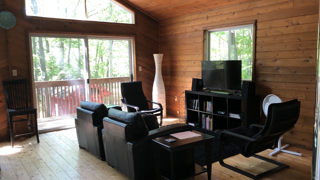 Photo of Livingroom in Grand Bend
