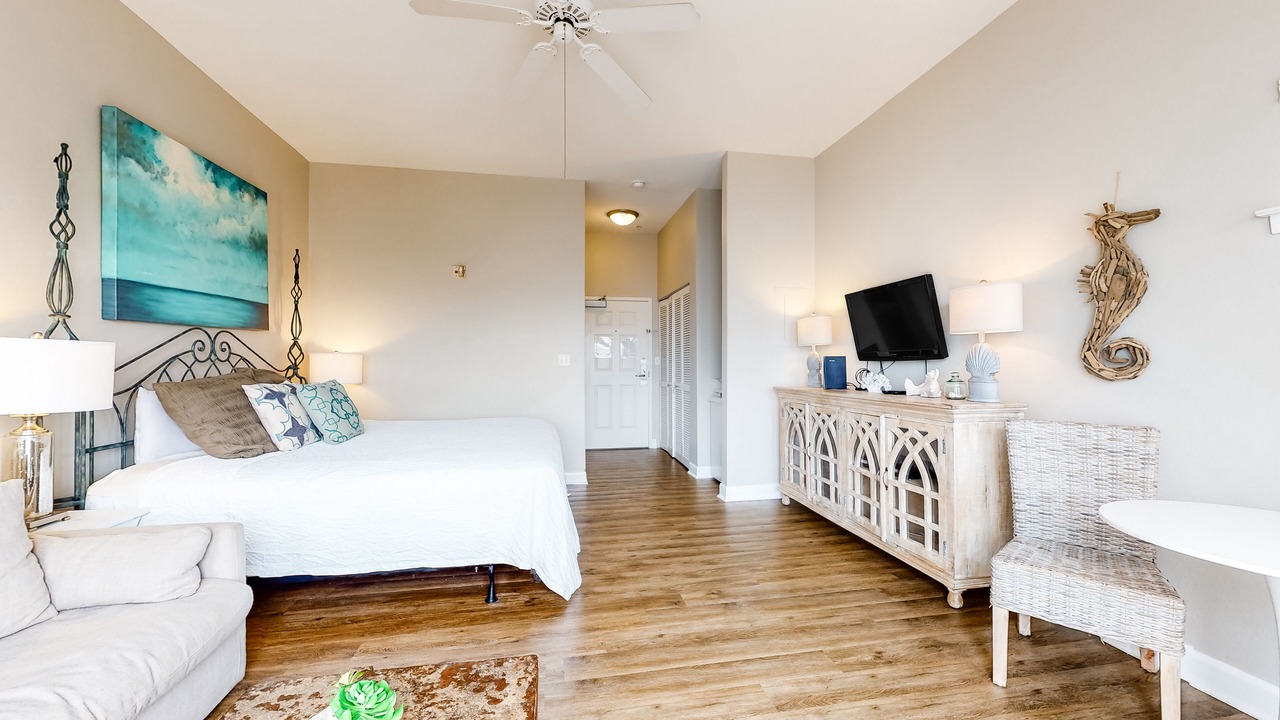 Photo of Bedroom in Gulf Place