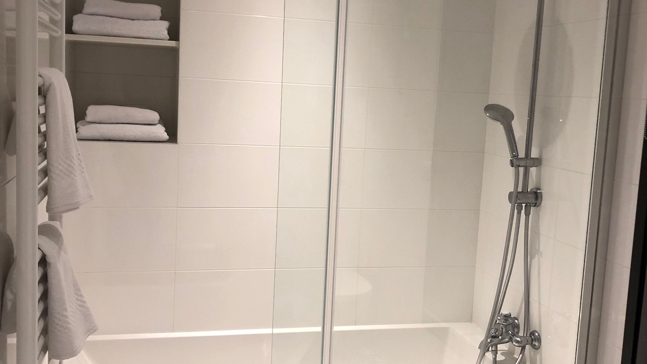 Photo of Bathroom in Puteaux