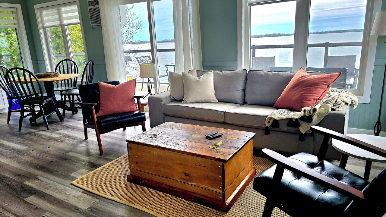 Photo of Livingroom in Greater Napanee