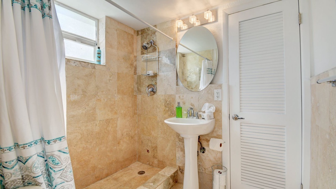 Photo of Bathroom in Ocean Ridge