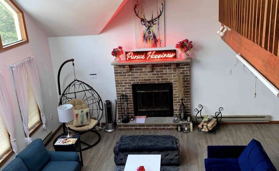 Photo of Livingroom in Tobyhanna