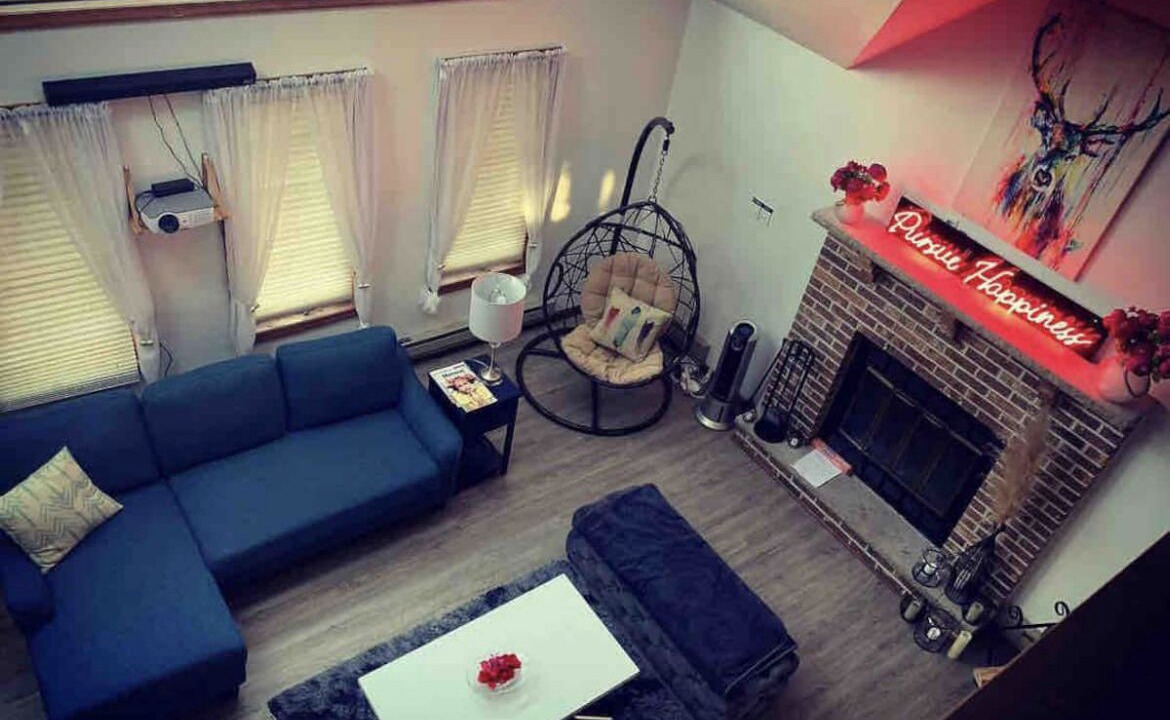 Photo of Livingroom in Tobyhanna