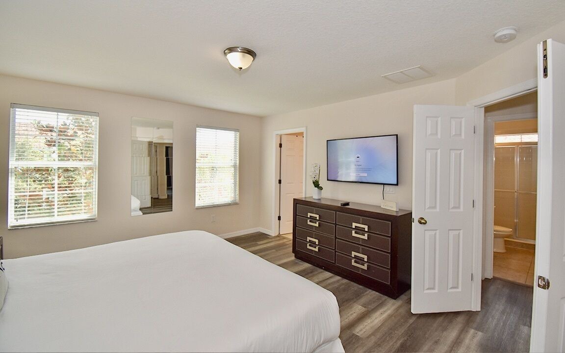 Photo of Bedroom in Seasons