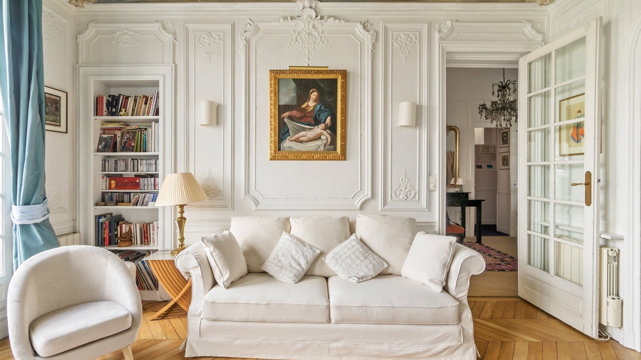 Photo of Livingroom in Archives