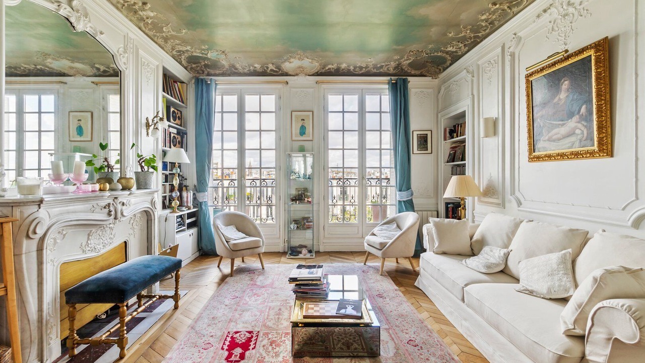 Photo of Livingroom in Archives