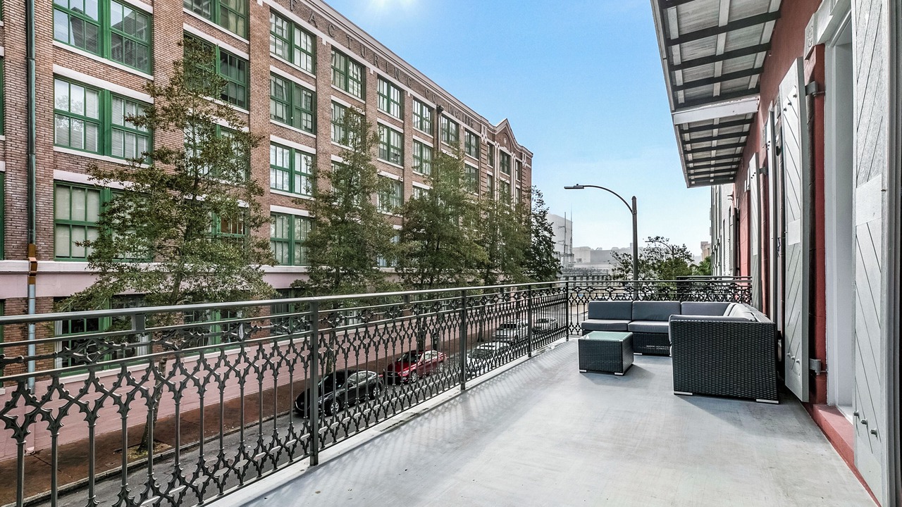 Photo of Patio Balcony in Arts/Warehouse District