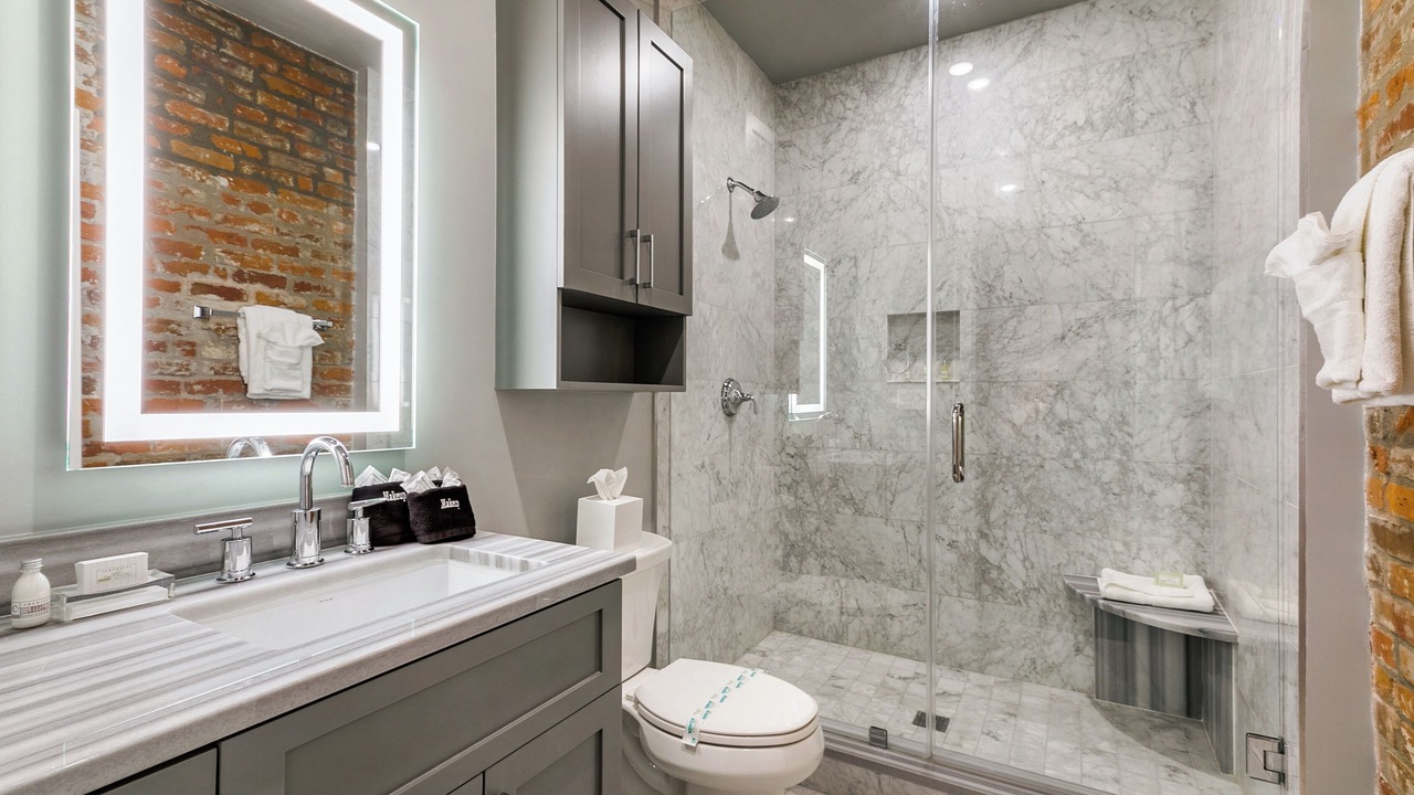 Photo of Bathroom in Arts/Warehouse District