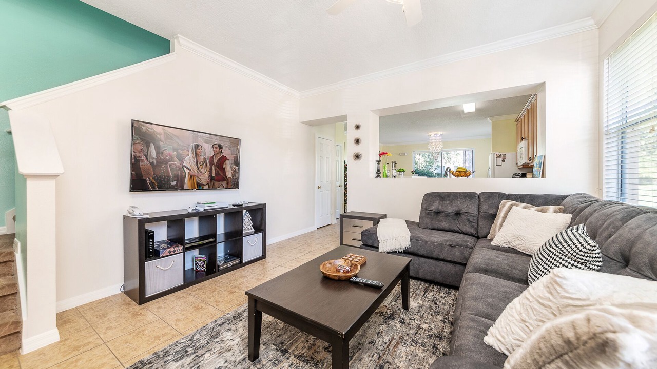 Photo of Livingroom in Crestwynd Bay