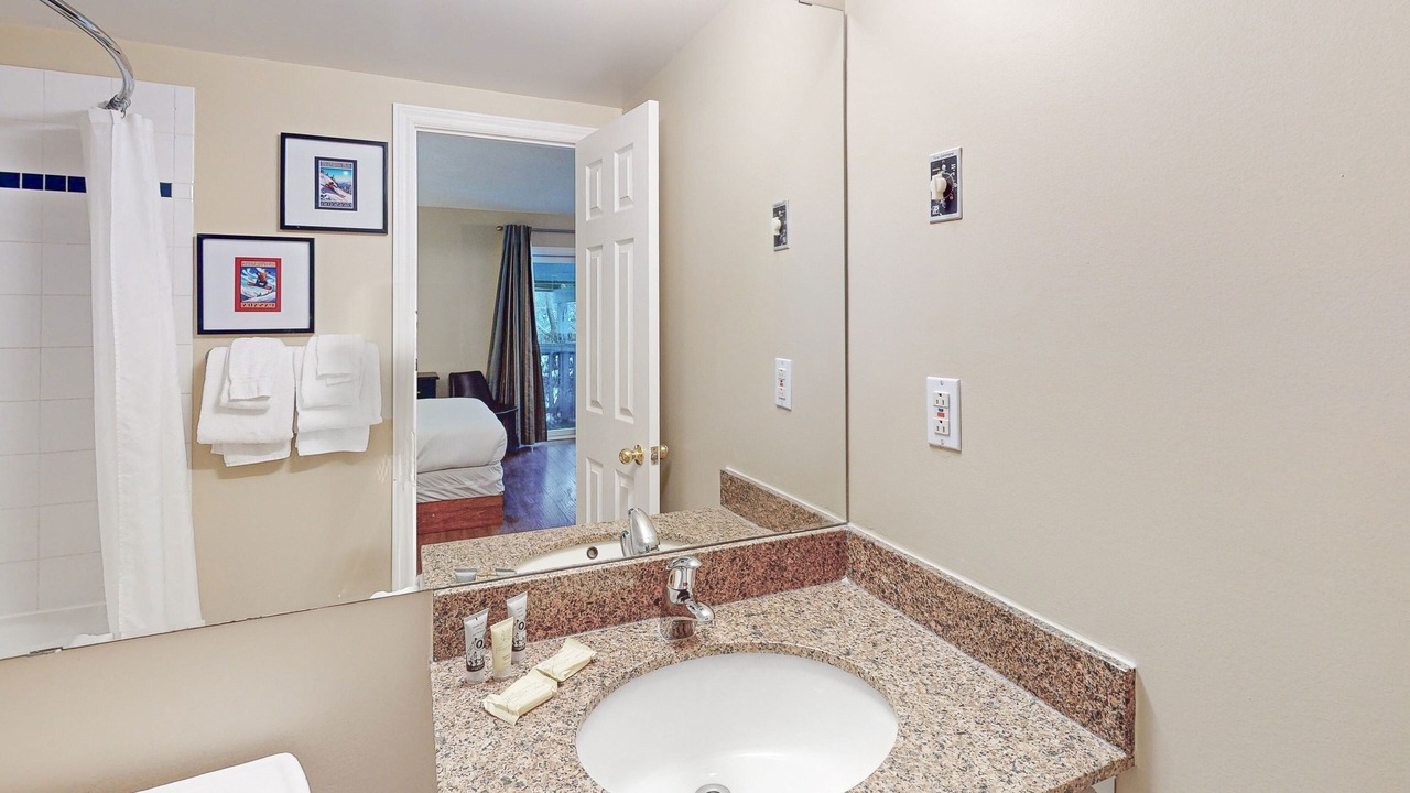 Photo of Bathroom in Craigleith