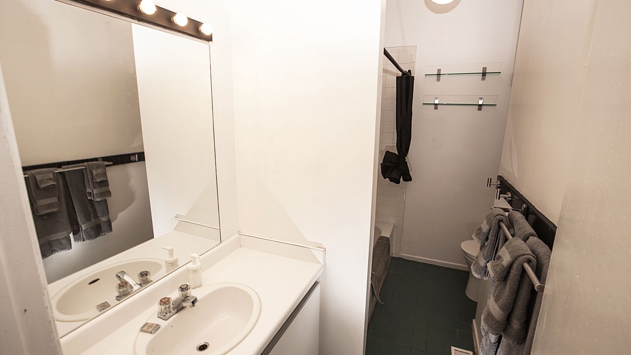 Photo of Bathroom in Cabbagetown South