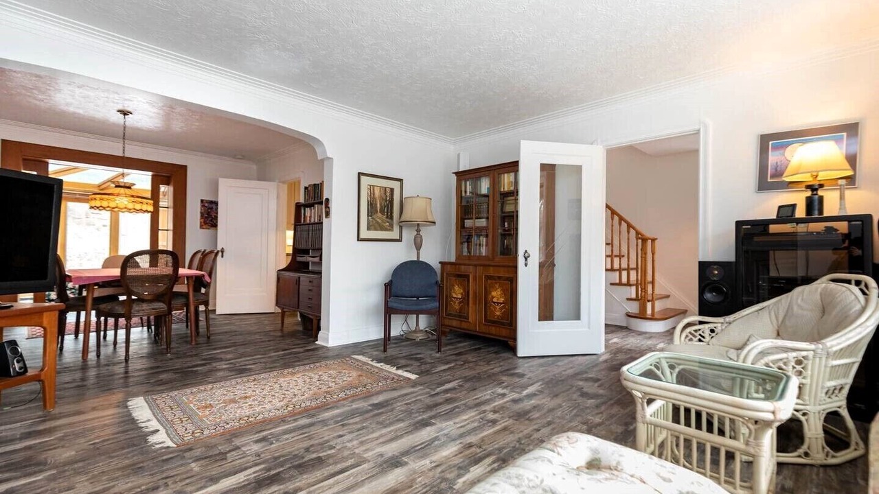 Photo of Livingroom in East York