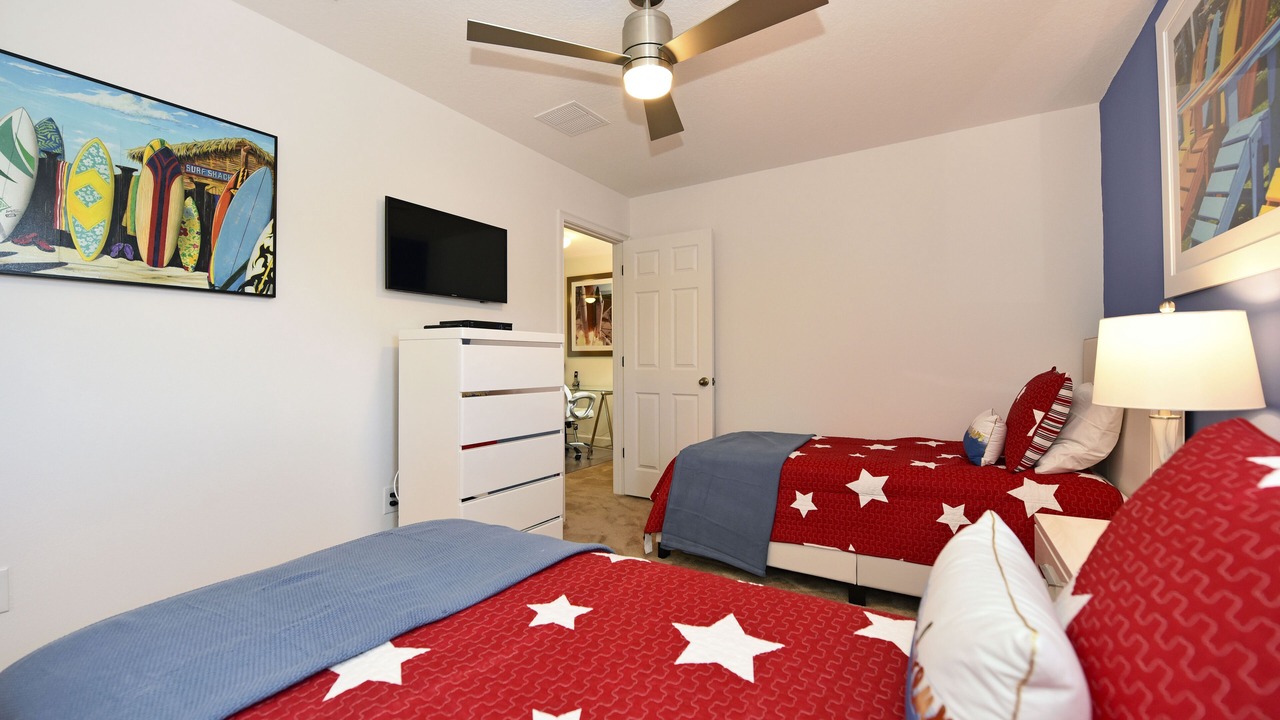 Photo of Bedroom in Watersong