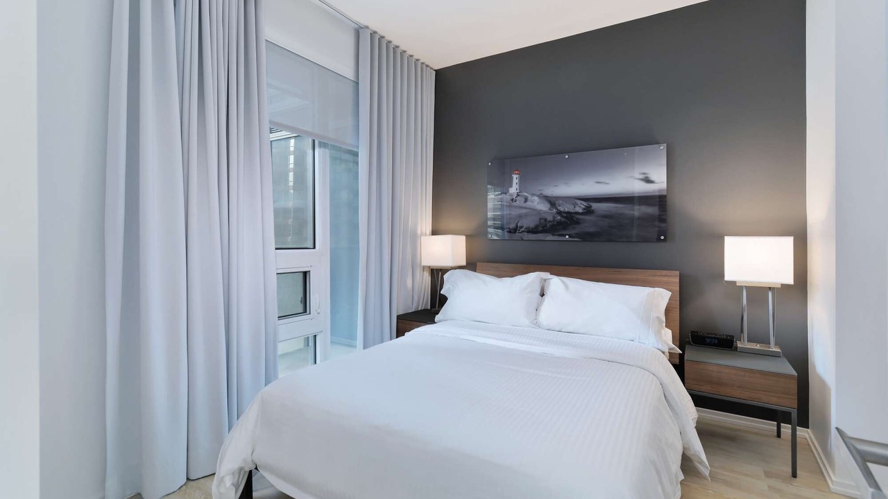 Photo of Bedroom in Bay Street Corridor