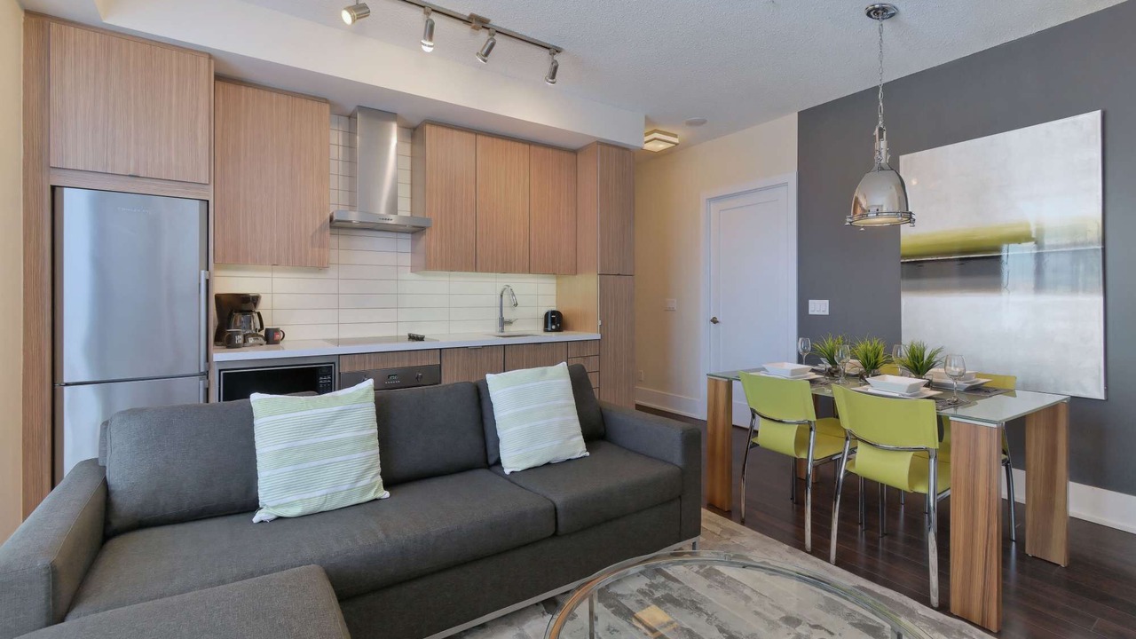 Photo of Livingroom in Toronto Entertainment District