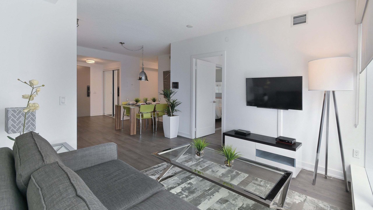 Photo of Livingroom in Toronto Entertainment District