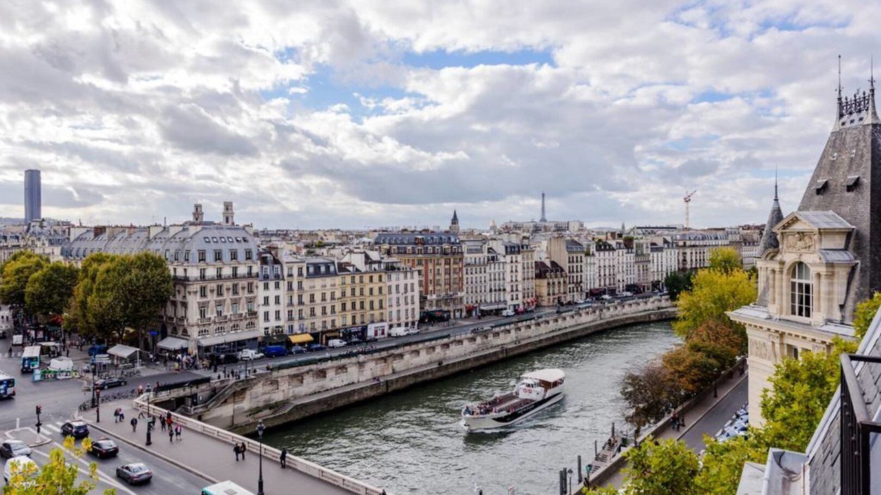 Photo of Others in Notre Dame