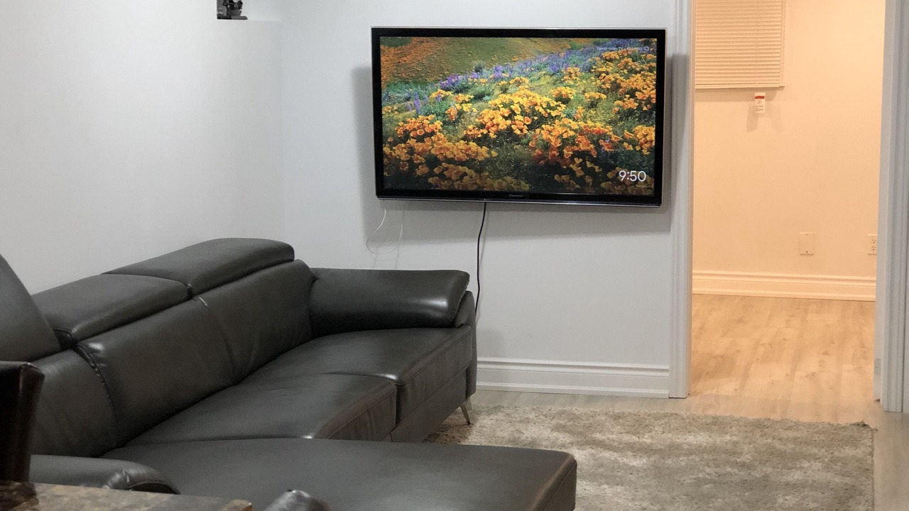 Photo of Livingroom in East Credit