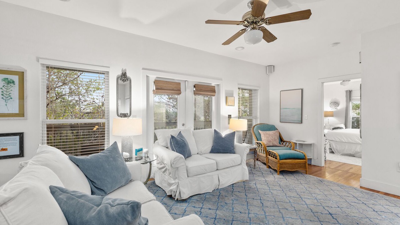 Photo of Livingroom in Village of Sugar Beach