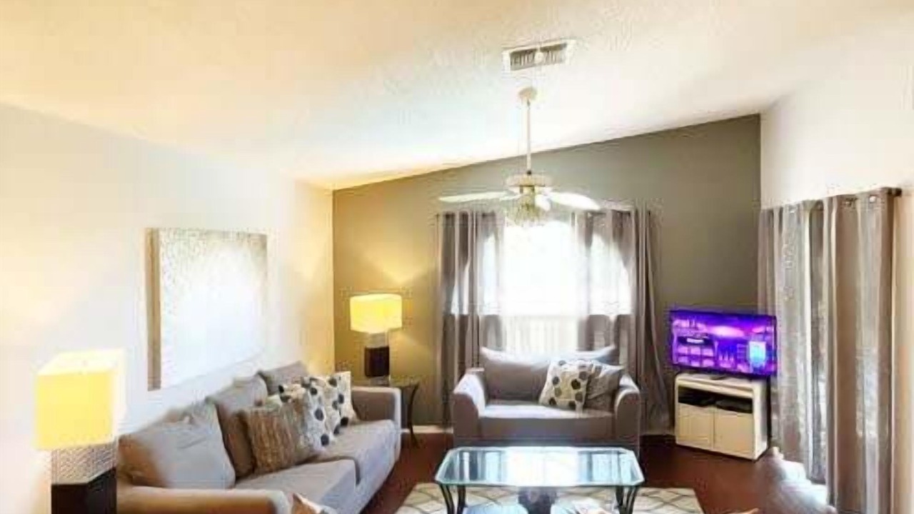 Photo of Livingroom in Lindfields