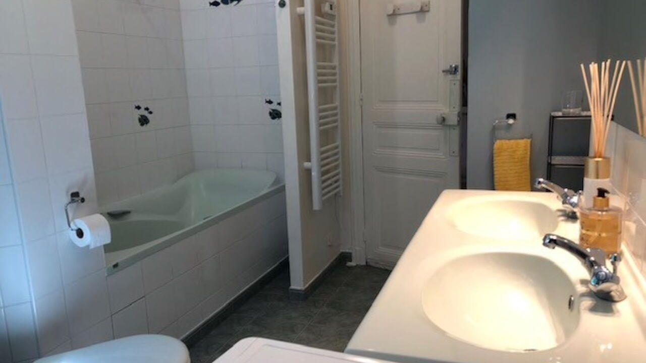 Photo of Bathroom in Neuilly-sur-Seine