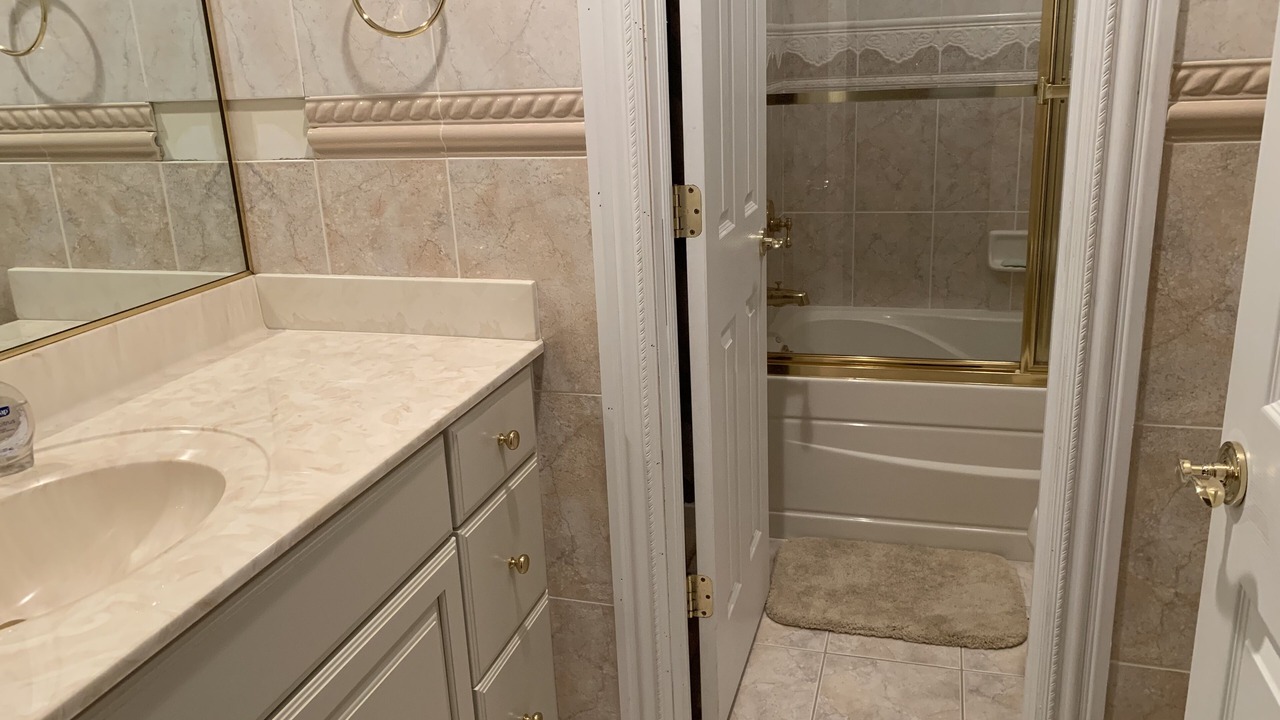 Photo of Bathroom in Circleville