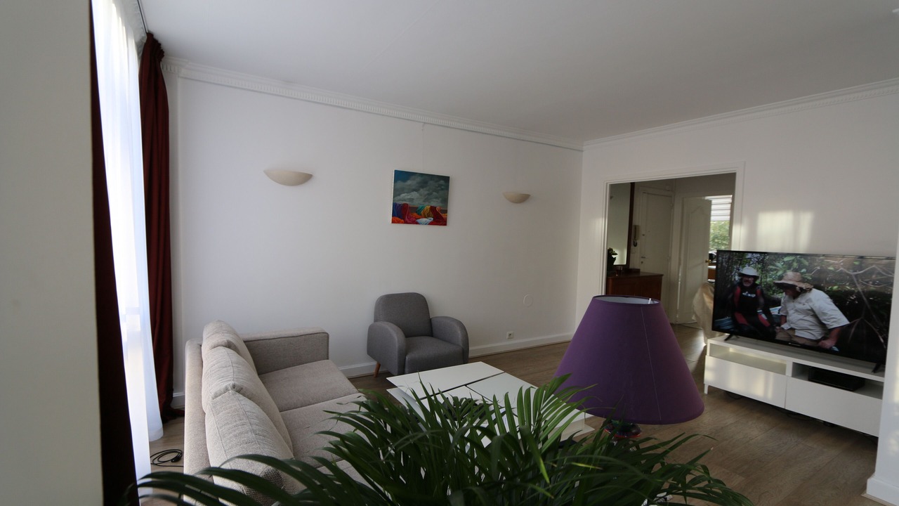 Photo of Livingroom in Republique–Point-du-Jour