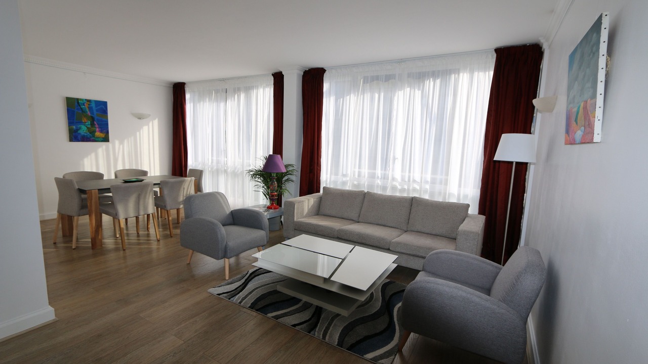 Photo of Livingroom in Republique–Point-du-Jour