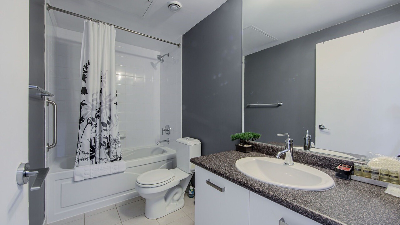 Photo of Bathroom in Bay Cloverhill