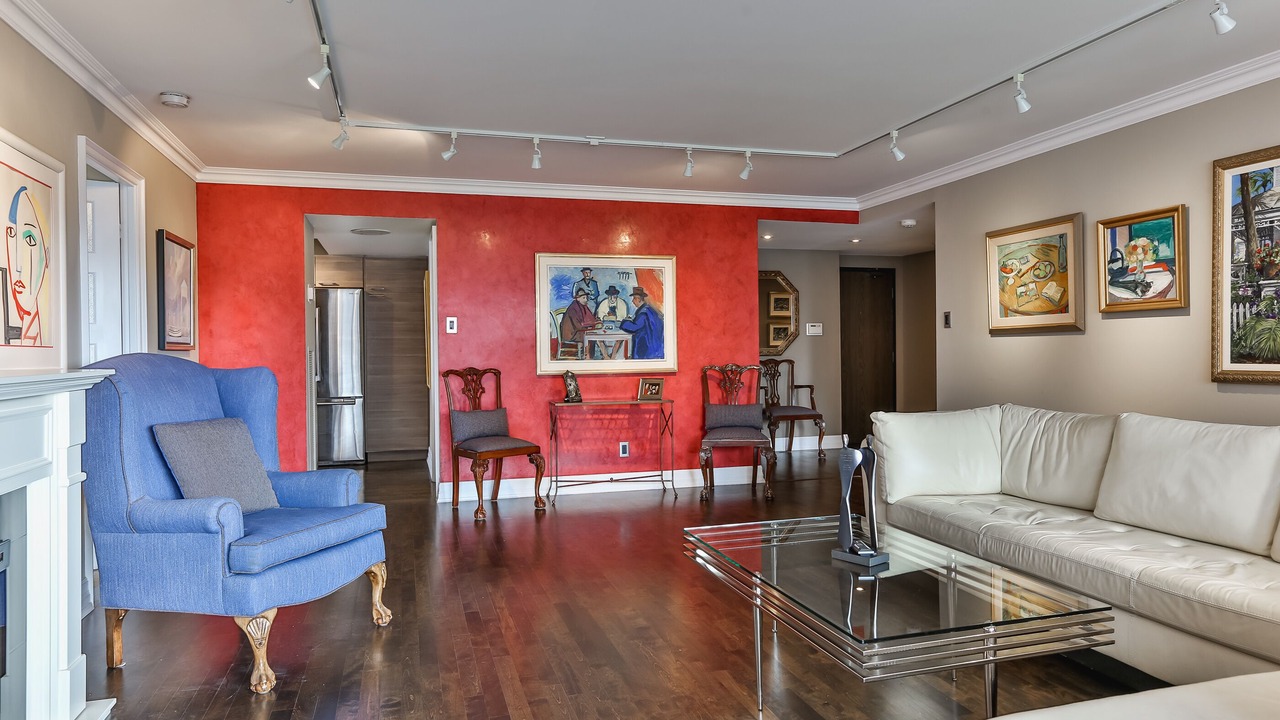 Photo of Livingroom in Church and Wellesley