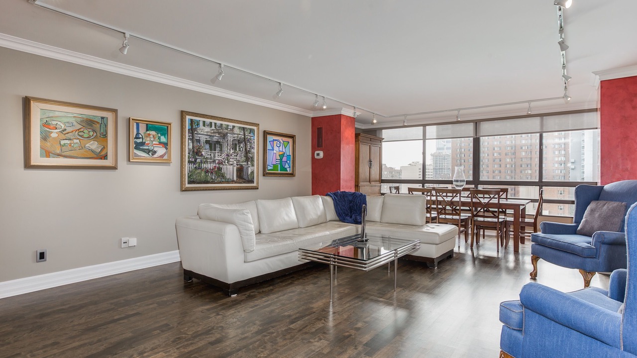 Photo of Livingroom in Church and Wellesley