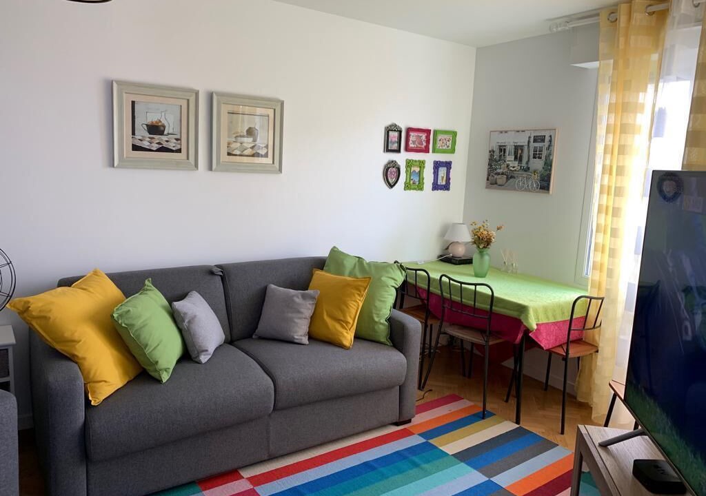 Photo of Livingroom in Suresnes
